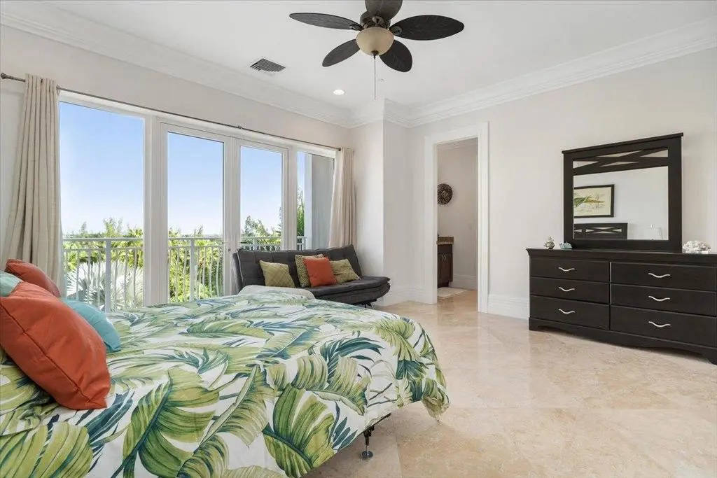Квартира, 3294 м², 1 550 000$ — FAKTOR